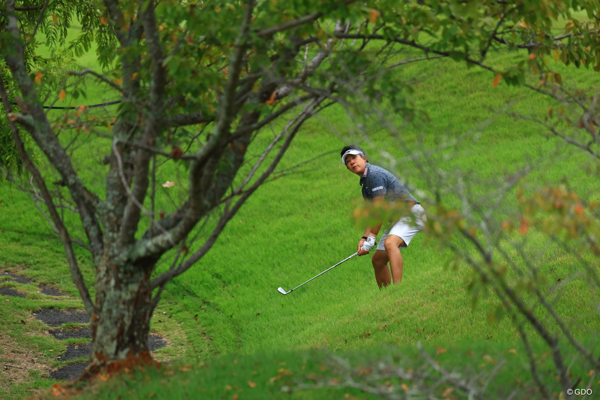 18番セカンドはトラブルショット 2025年 パナソニックオープンゴルフチャンピオンシップ 初日 上井邦浩