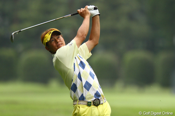 首位タイに上田諭尉、金度勲、増田伸洋の3選手！遼は14位タイの好