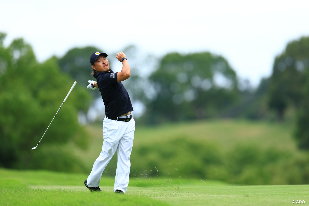 クラブが飛んだ