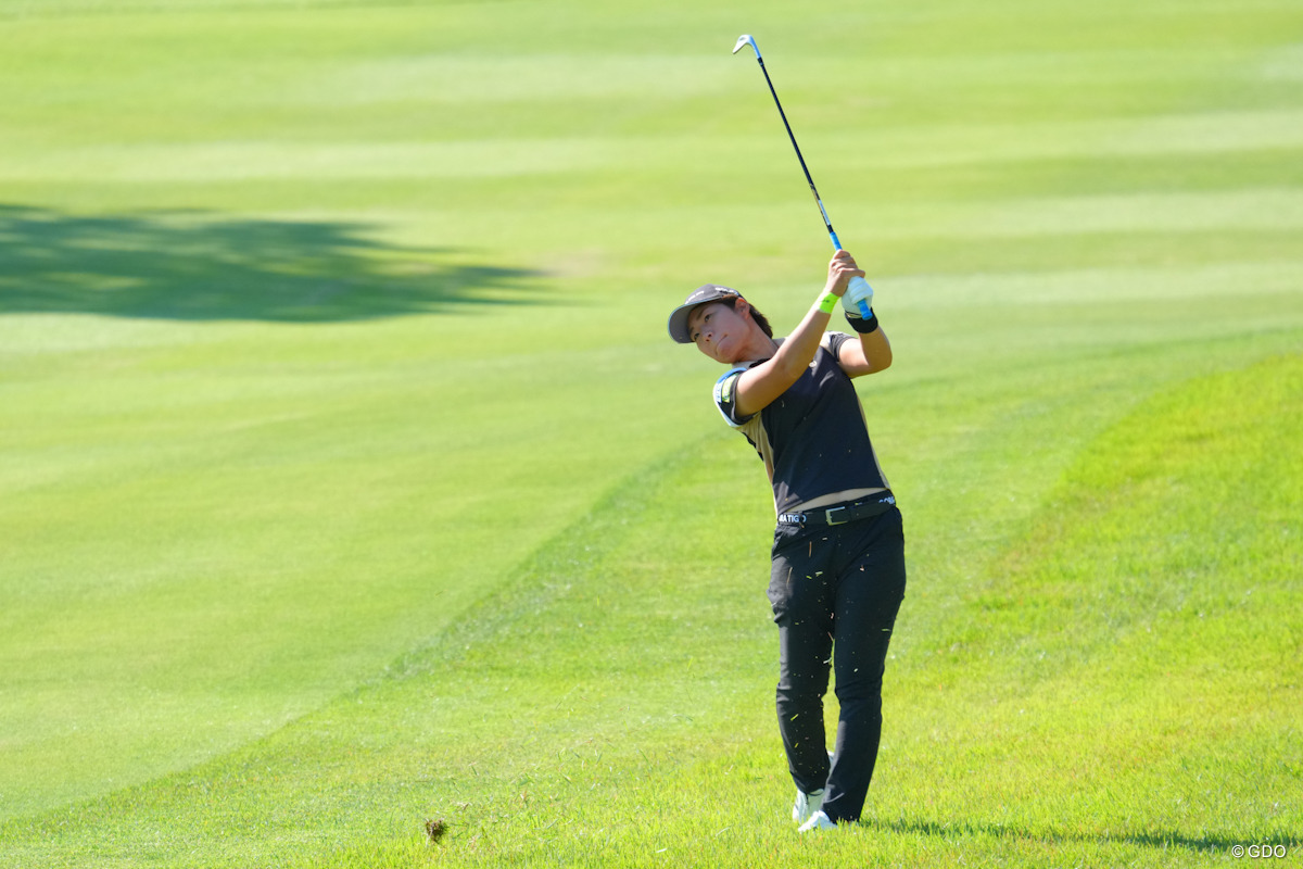 「67」で5人が並ぶ首位と好スタート