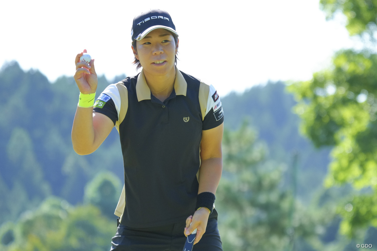 ティペグを挿すところから穴井詩の“戦い”は始まっている