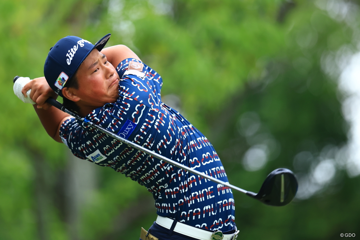 15歳のティショットです