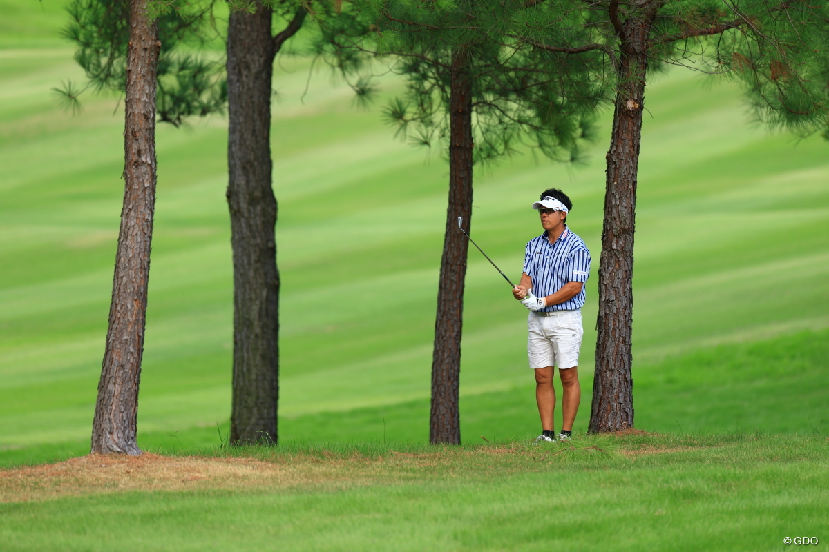 18番右ラフから狙います 2025年 パナソニックオープンゴルフチャンピオンシップ 3日目 上井邦浩