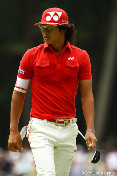 2011年 ダイヤモンドカップゴルフ 初日 石川遼 今週から新しいデザインのキャップです。髪型もキャップも、より一層リッキー・ファウラー的な・・・。