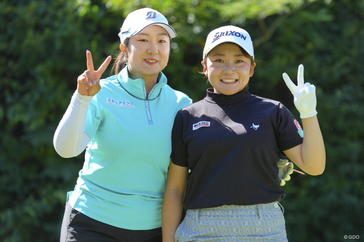 今日がお誕生日の未悠ちゃんと、利府GCで研修生だった望ちゃんの2ショットです。 2025年 ミヤギテレビ杯ダンロップ女子オープン 2日目 阿部未悠 大須賀望