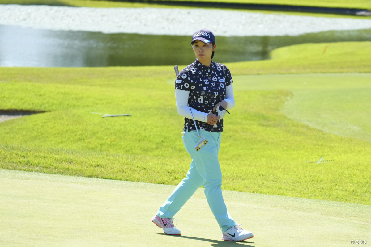 12番から3連続バーディで来ていたのに、15番の大たたきで一気に後退