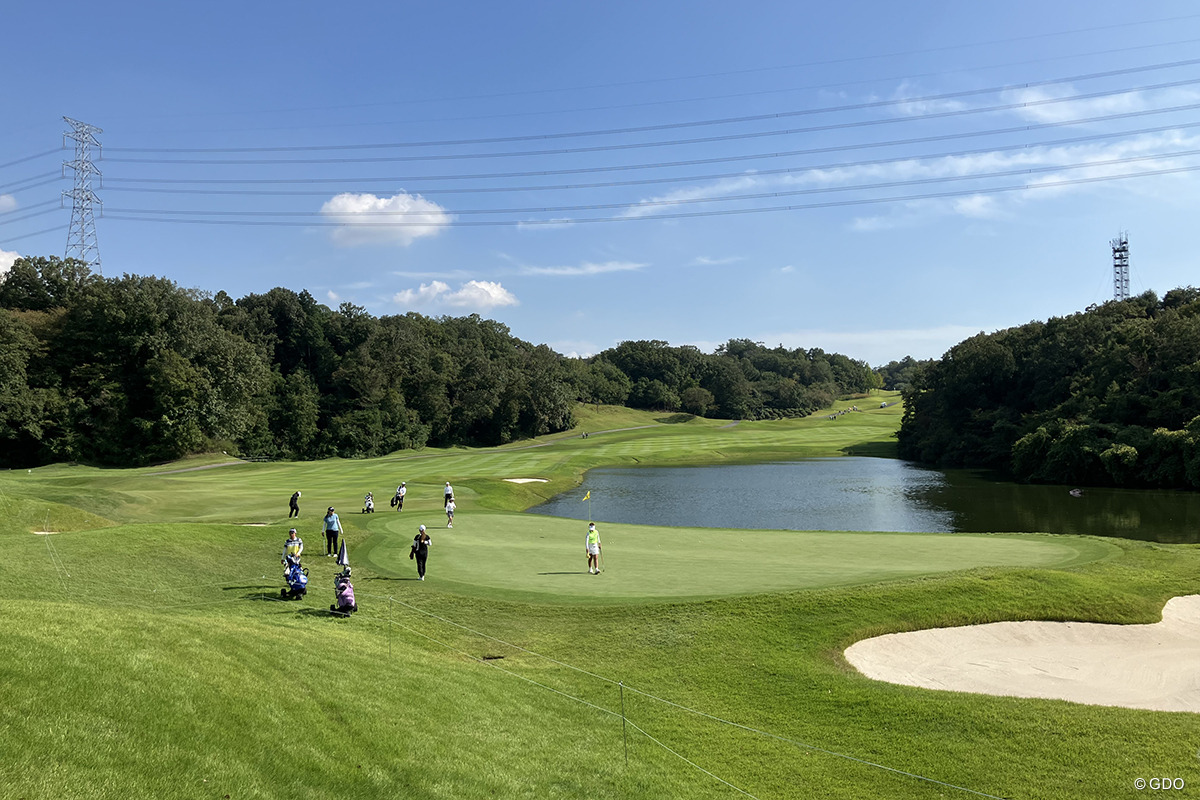 雄大な18番ホールはパー5