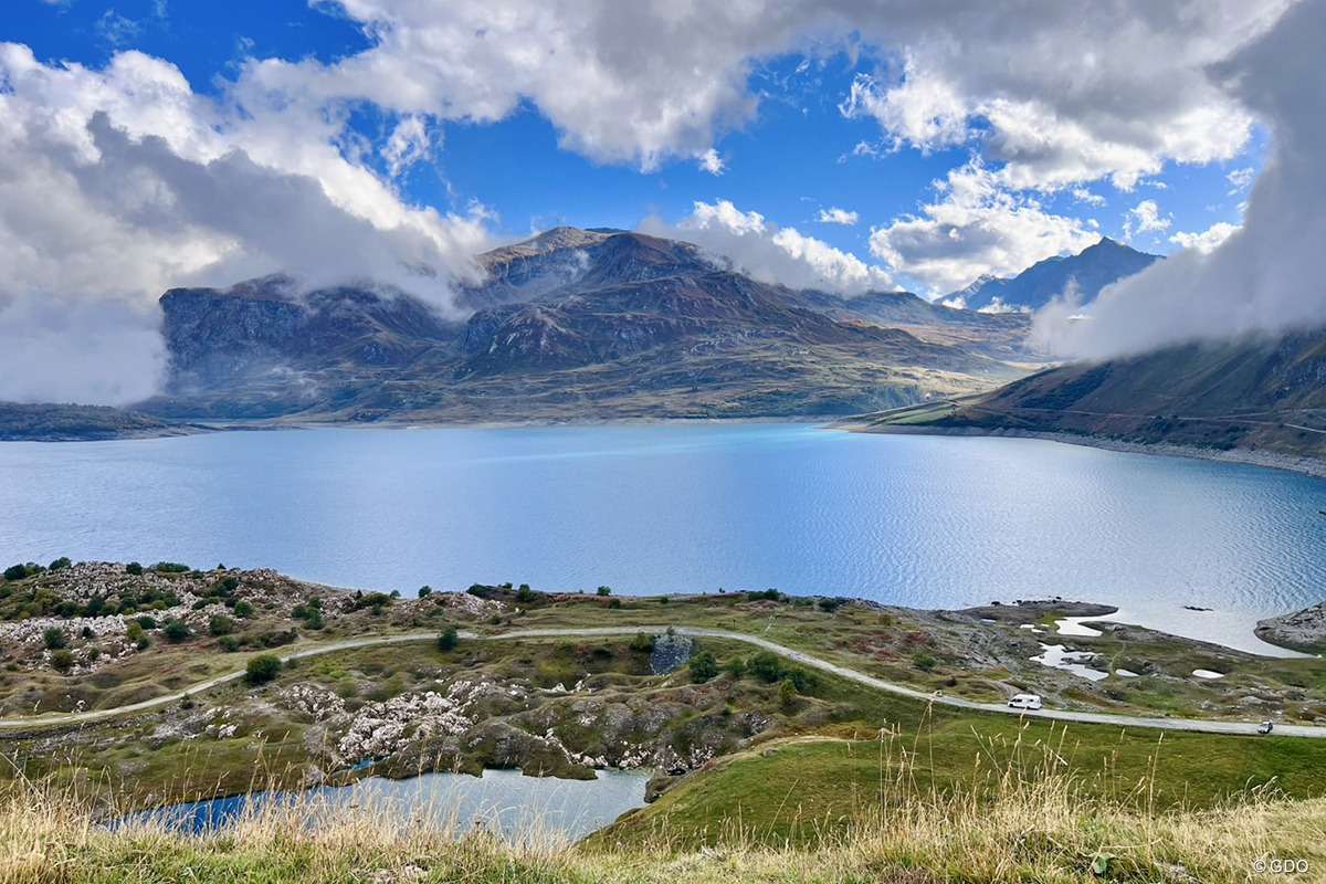 フランスからイタリアへ。国境沿いの湖です 2025年 アルフレッド・ダンヒルリンクス選手権 事前 国境沿いの湖