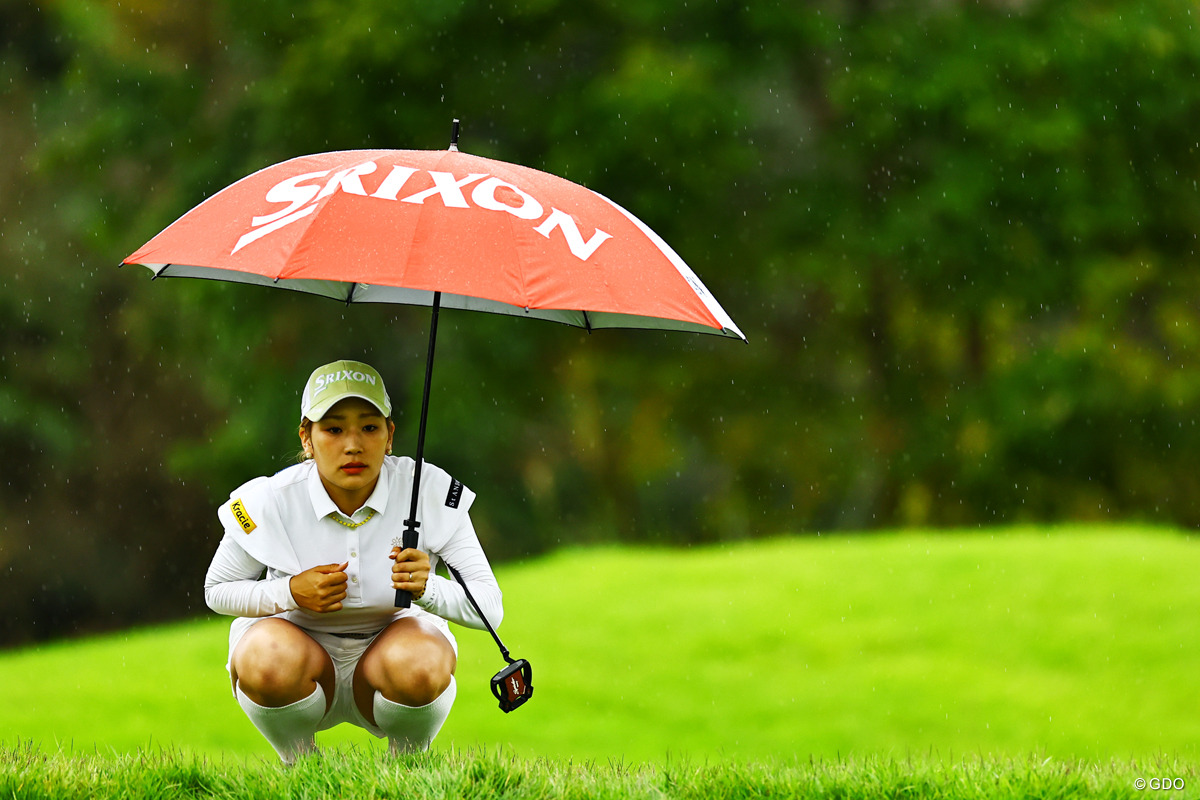 秋雨 2025年 日本女子オープンゴルフ選手権 2日目 安田彩乃