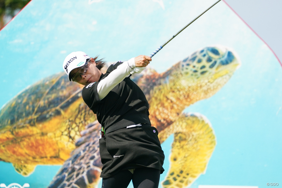 最終日は同じ最終組の岩井明愛を追う