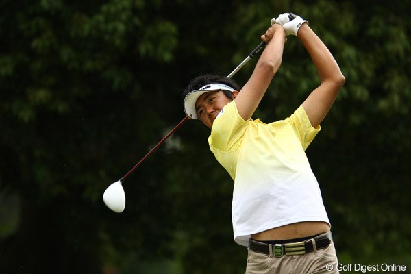 2011年 ダイヤモンドカップゴルフ 2日目 富田雅哉 2年ぶりの勝利を視界にとらえている富田雅哉は33歳。世代を引っ張る力を持っている選手の一人だ
