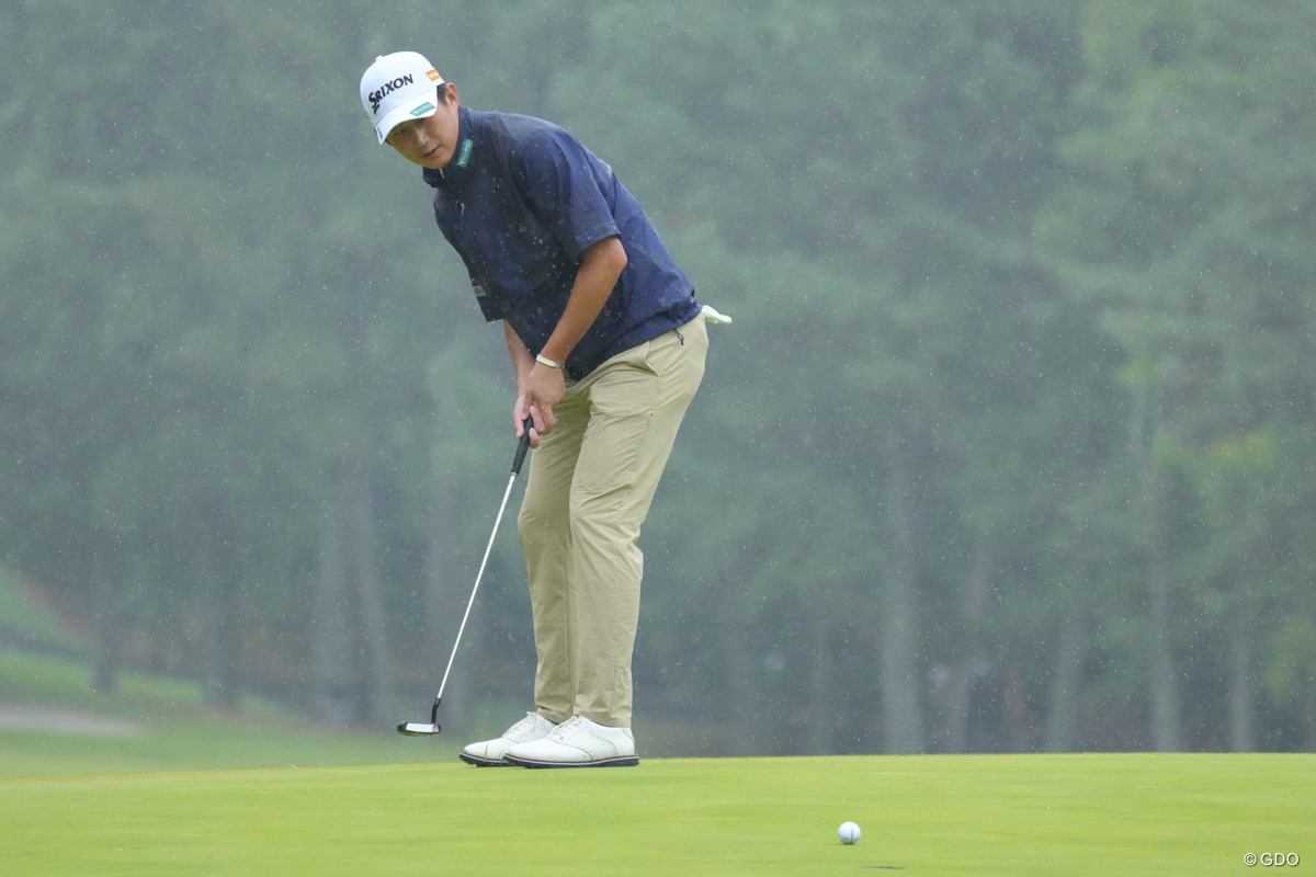 首位とは4打差に。何とか優勝戦線に踏みとどまったか。