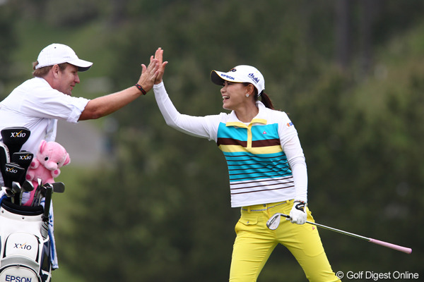 画像詳細 2011年 ヨネックスレディスゴルフトーナメント 2日目 横峯