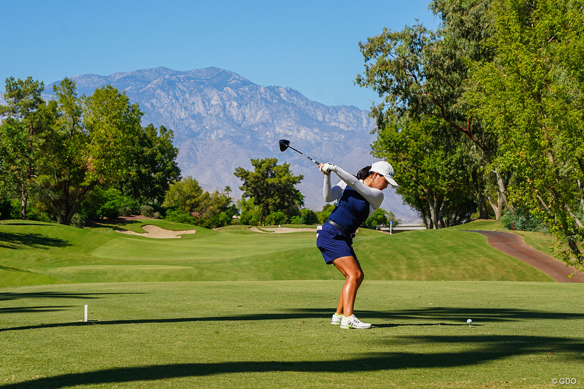 コースから山々を望める