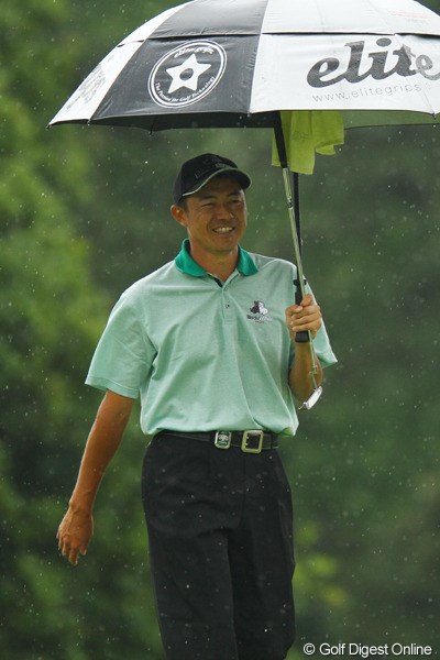 2011年 ダイヤモンドカップゴルフ 3日目 横尾要 好スコアに笑顔です。首位とは5打差、十分優勝圏内です。
