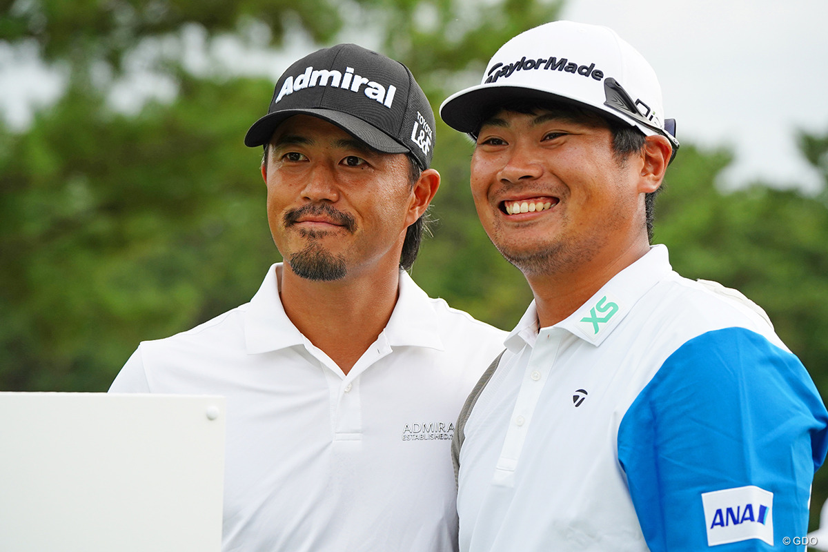 久常涼は日本で“再会”した小平智とニッコリ