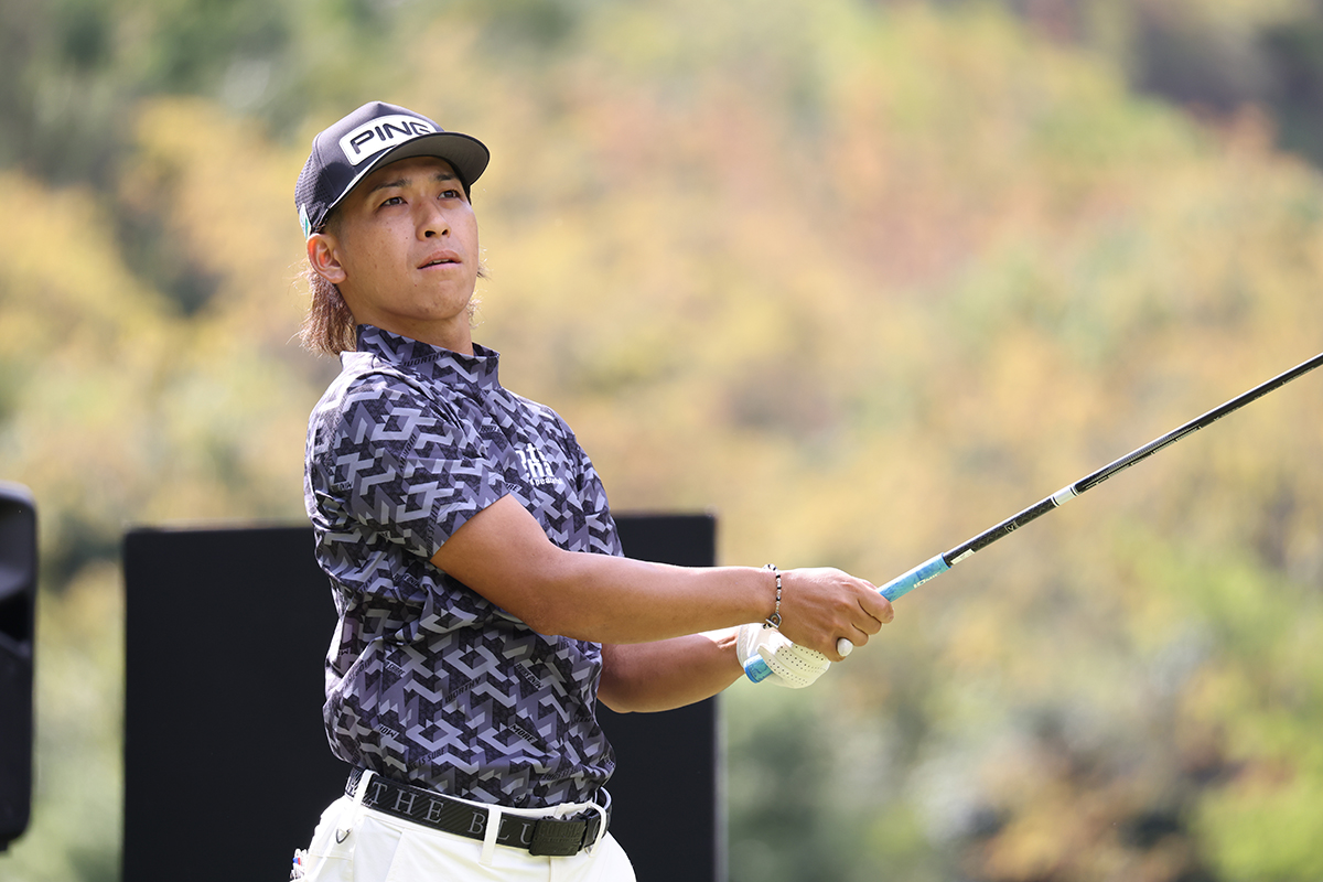 川上優大が首位発進(提供:JGTO)