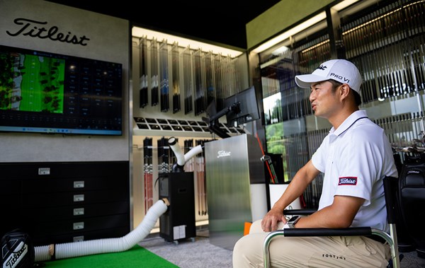 2025年 タイトリスト特集 スペックだけでブレンドするのではなく、フィッティングも大事だと目澤コーチはいう 有原裕晶