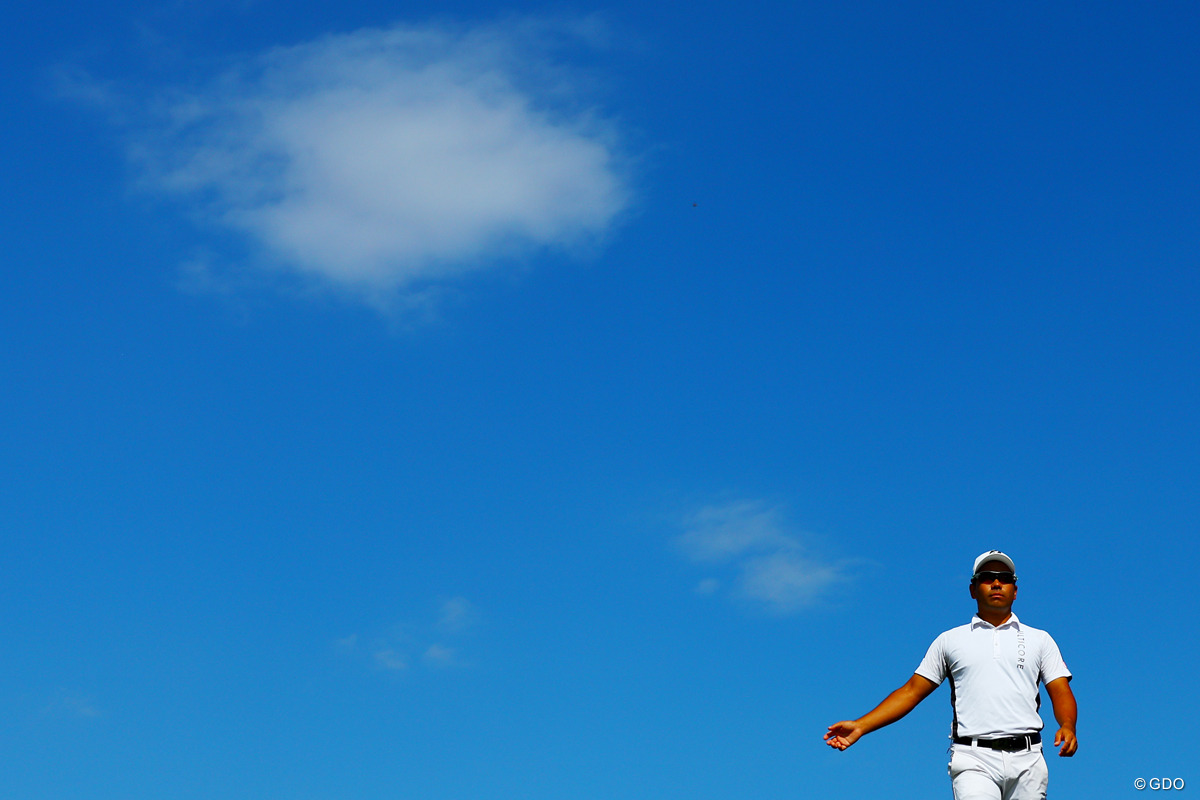 世界を股にかけて戦っている