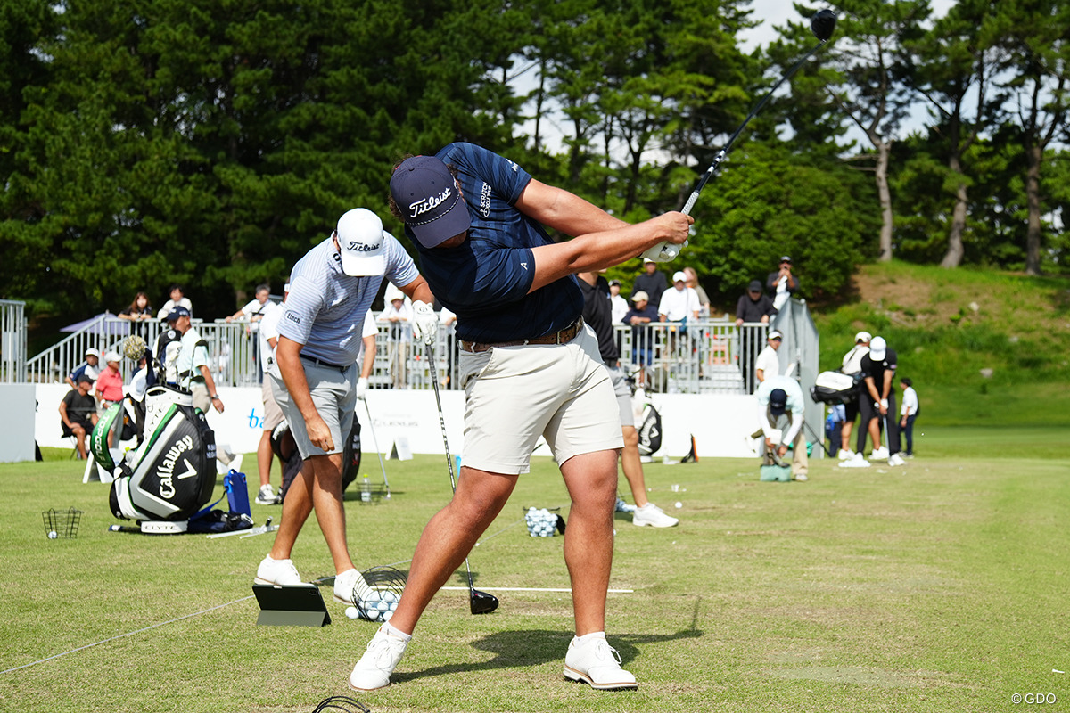 最後に左足を蹴り上げてスピードに還元