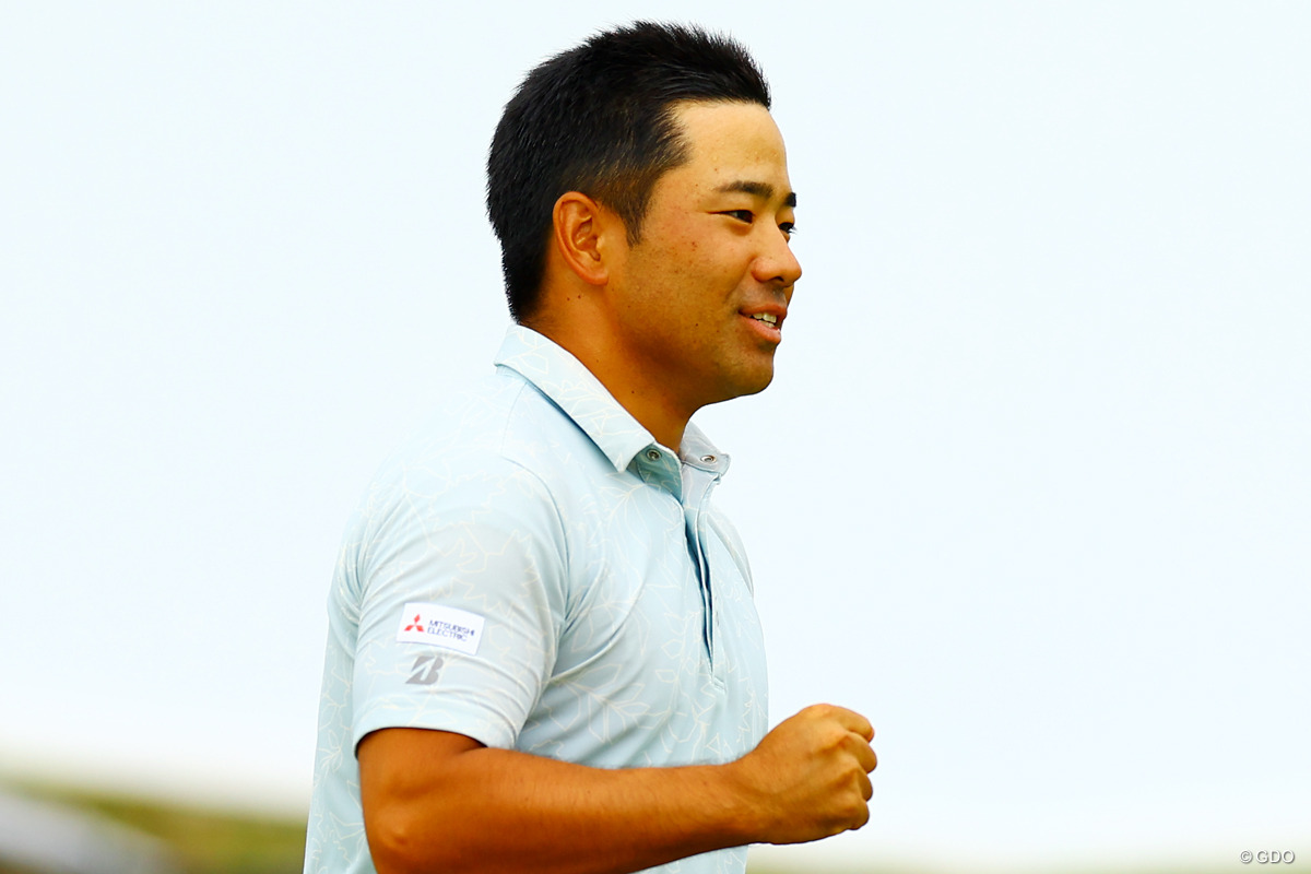 松山選手にむけてガッツポーズ