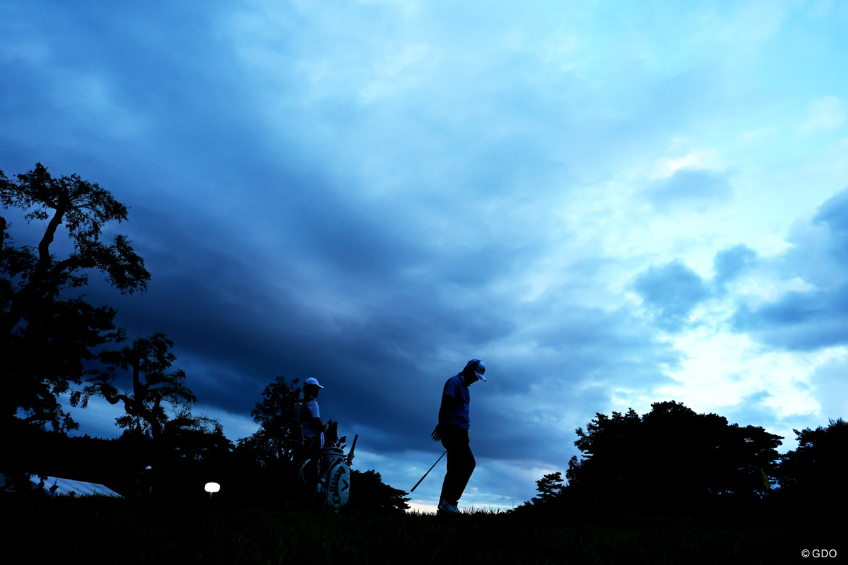 反省を胸に首位と1打差ターン