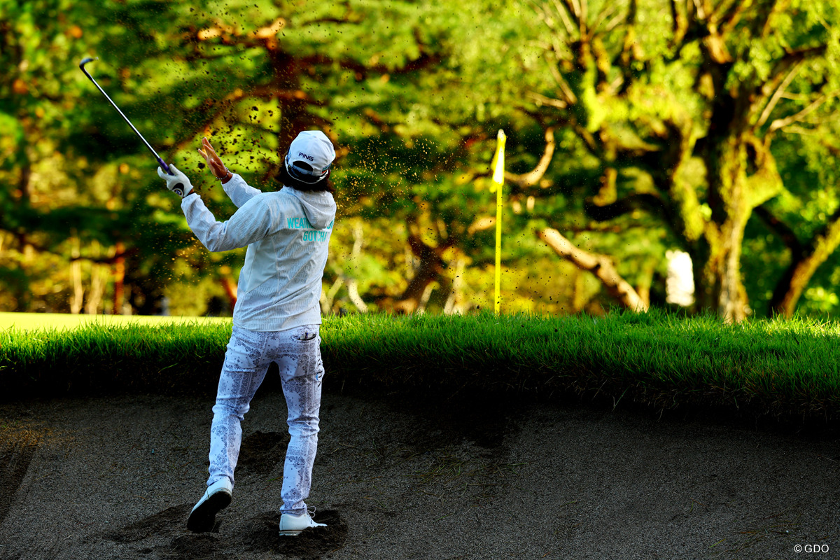 バンカー戦場だ 2025年 日本オープンゴルフ選手権競技 2日目 川上優大