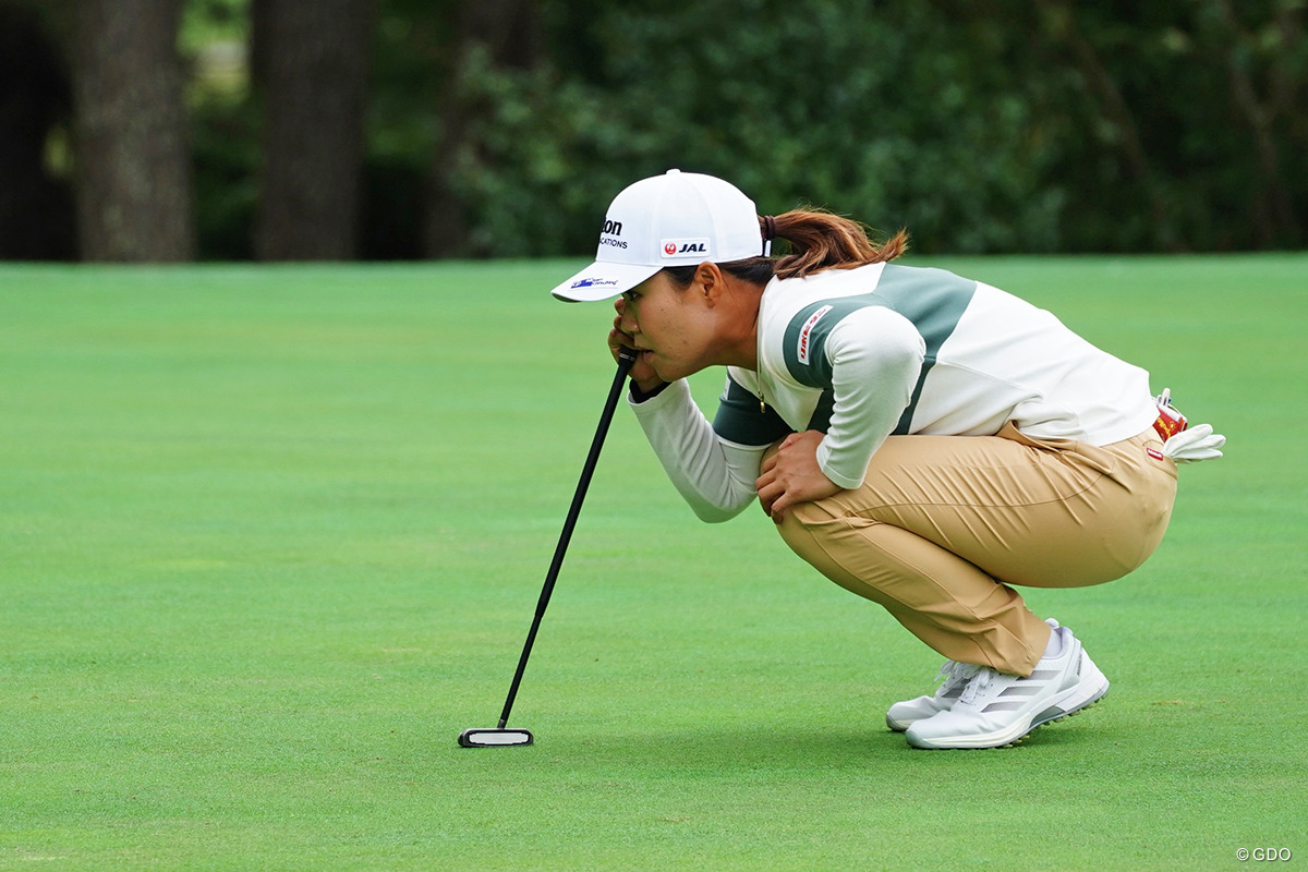 畑岡奈紗は首位と5打差で後半へ向かった