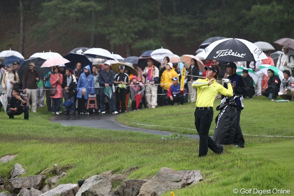 2011年 日本ゴルフツアー選手権 Citibank Cup Shishido Hills 初日 松村道央 この後ボールは池にダイビング？