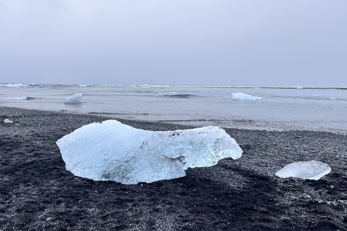 砂浜にも氷河が