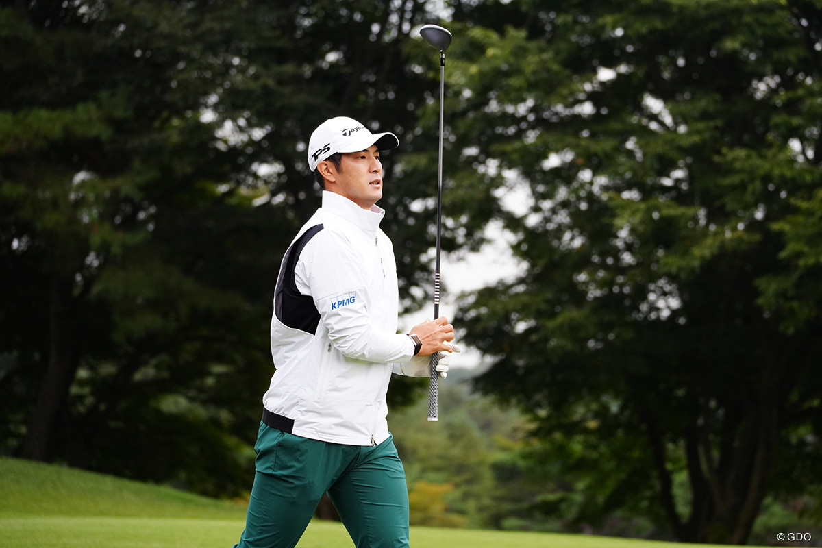 18番パー5で2オンを狙う