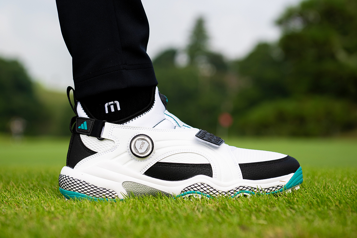 フィット感“マシマシ” 360度足が包まれる アディダス「コードカオス 25