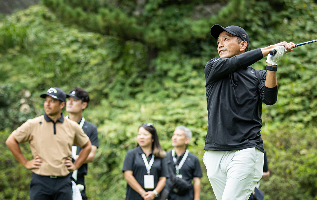 2025年 デサント特集 GDOスタッフも手ほどきを受ける