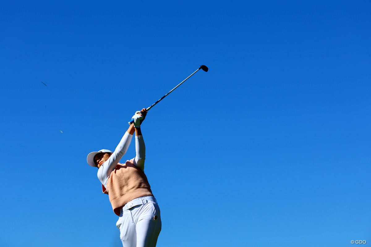 4バーディ、3ボギーの「71」でプレー