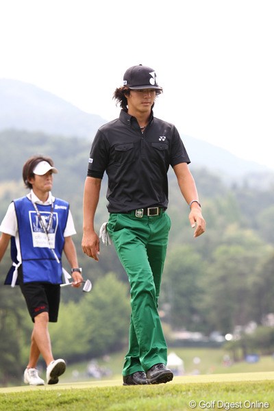 2011年 日本ゴルフツアー選手権 Citibank Cup Shishido Hills 2日目 石川遼 2日目を終え18番を後にするもどことなく寂しそう。