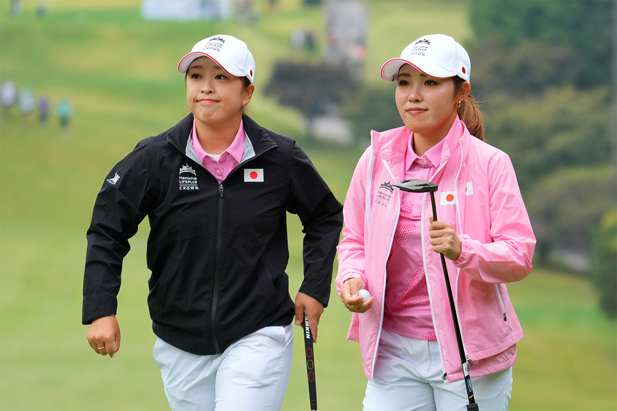 古江彩佳と西郷真央がペアを組んでフォアサム(Yoshimasa Nakano／Getty Images)