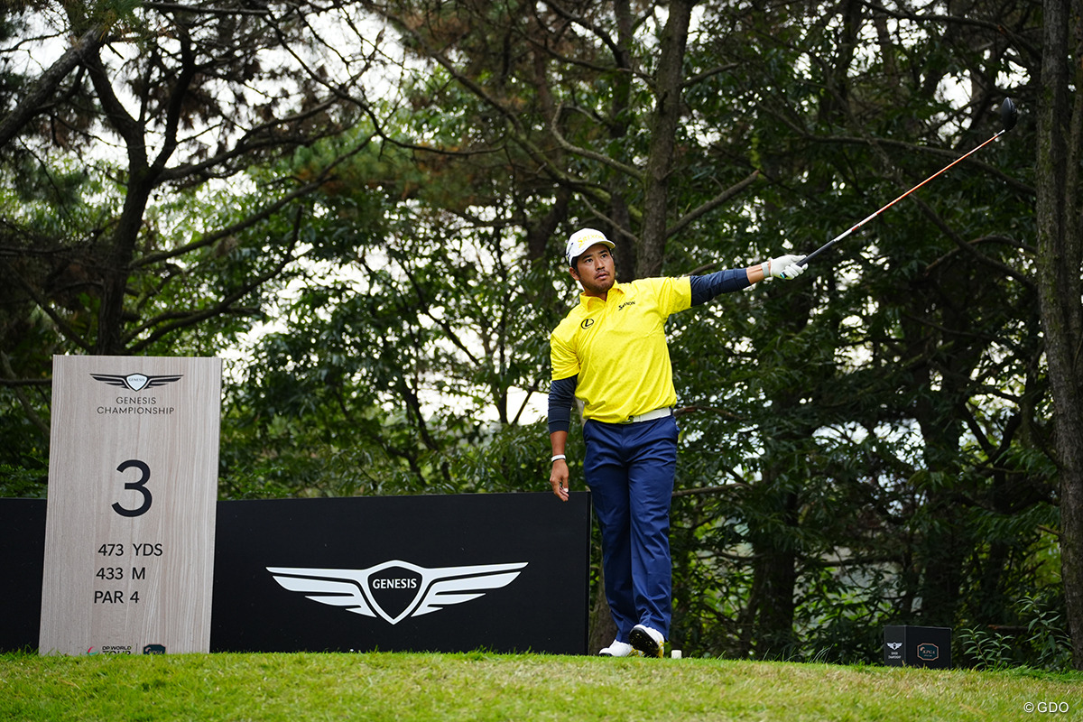 3番ティショットは左へ