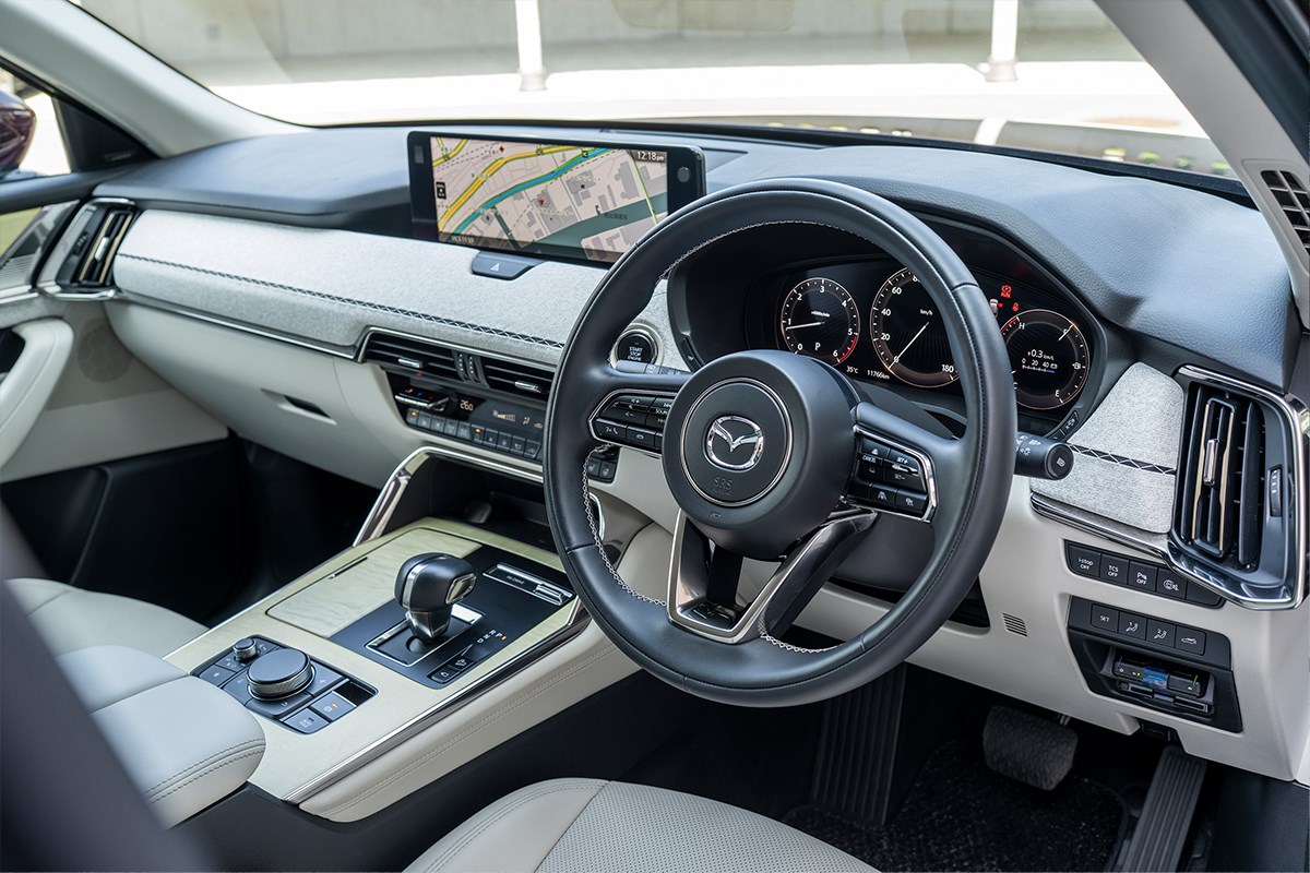 キャディバッグ積載量調査 CX-80の運転席周り