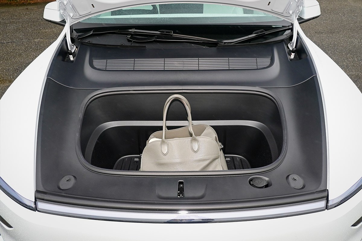 クルマはゴルフギアである ボンネットの下にも荷室あり