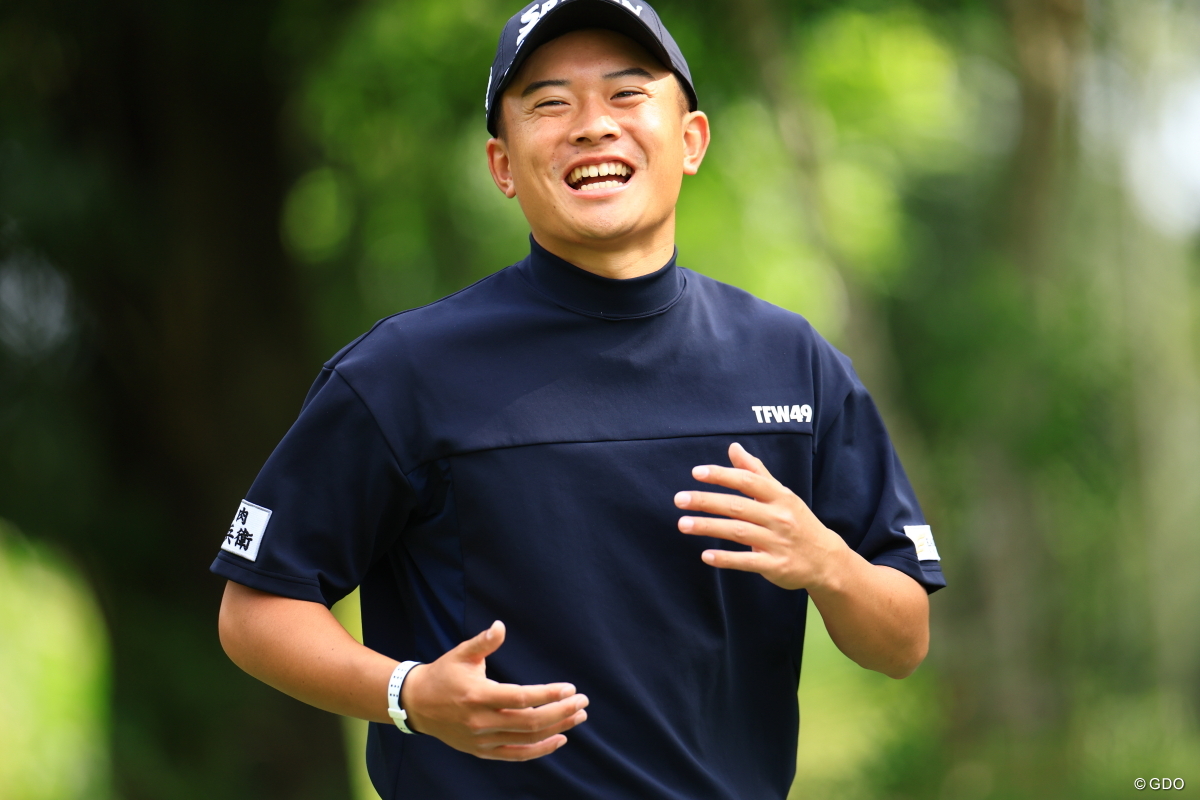 いい笑顔で走ってます 2025年 フォーティネットプレーヤーズカップ 初日 岡田晃平