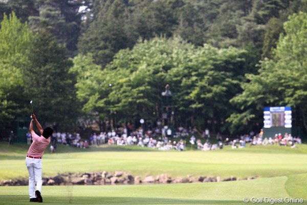 2011年 日本ゴルフツアー選手権 Citibank Cup Shishido Hills 3日目 山下和宏 17番池越えのホール、惜しくもボギー。