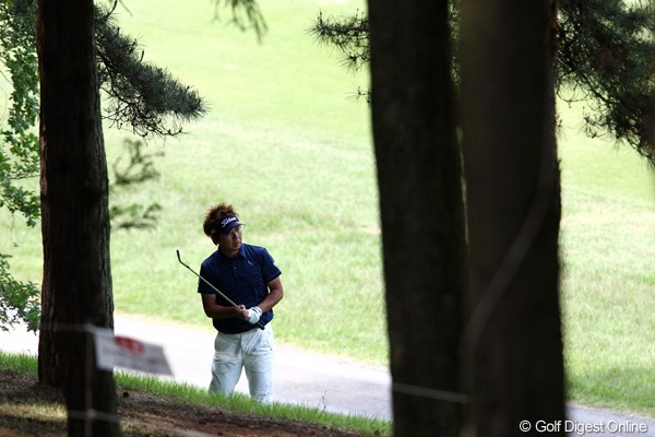 2011年 日本ゴルフツアー選手権 Citibank Cup Shishido Hills 3日目 小泉洋人 12番ティーショットを隣のホールまで打ち込んでしまいダブルボギー、悔しい・・・。