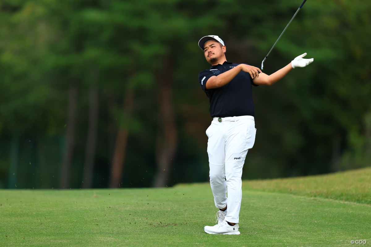 クラブが飛んだ