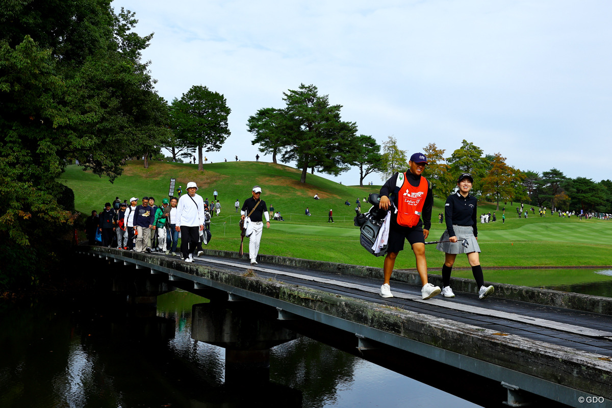 たくさんのギャラリーを引き連れた