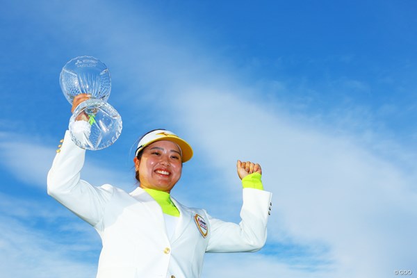 2025年 樋口久子 三菱電機レディスゴルフトーナメント 最終日 仲村果乃 仲村果乃は師匠に報いる初優勝を飾った