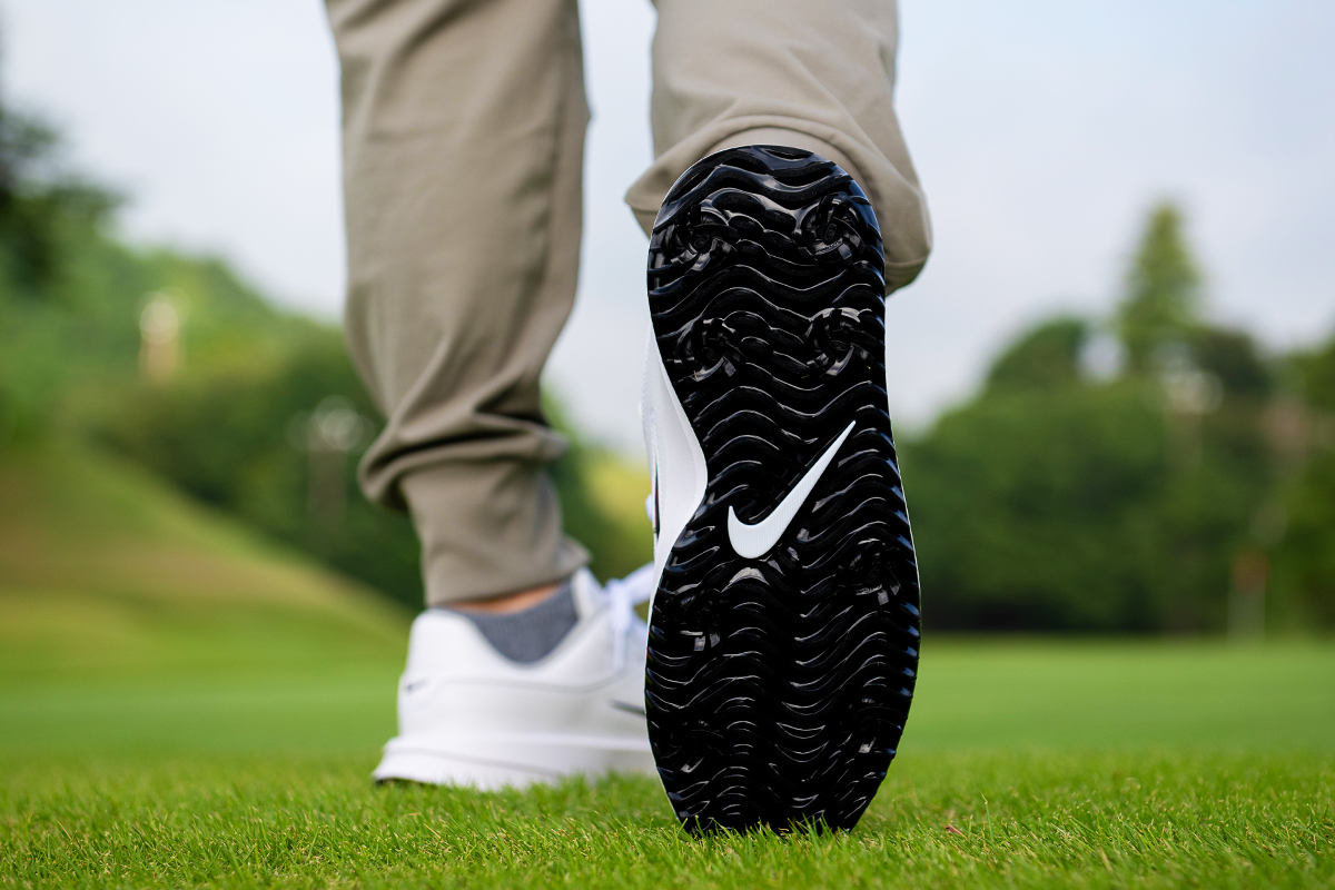 シェフラーと共同開発！世界No.1が求めたテニスシューズの快適性