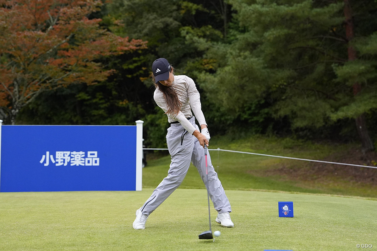 まさに右サイドで押し込むインパクト 2025年 TOTOジャパンクラシック 事前 ジュリア・ロペス・ラミレス