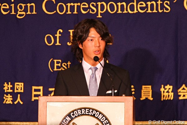 2011年 日本外国特派員協会 会見 石川遼 都内で会見に出席した石川遼「いつかマスターズで優勝したいという気持ちをいつも持っている」