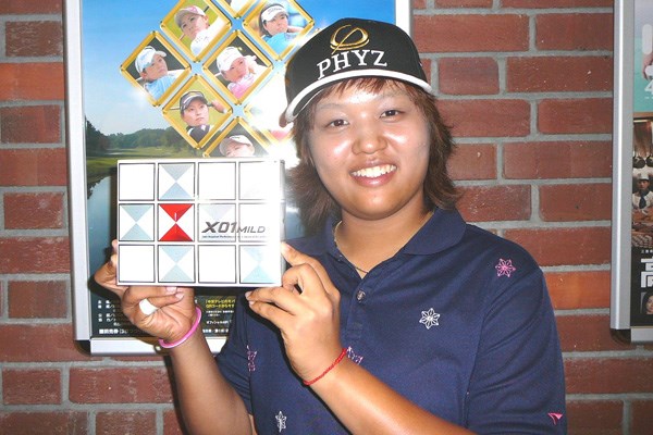 2011年 優勝記念読者プレゼント 6月① 野村敏京