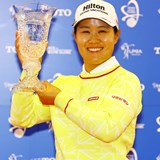 「長く感じた3年半」畑岡奈紗が涙の通算7勝目 54ホール短縮競技で荒木優奈にプレーオフ勝ち